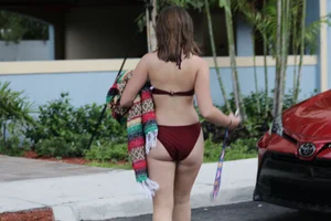 Candid Florida beach and bikini girls