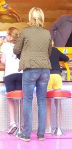 Nice street candid milfs wearing tight jeans