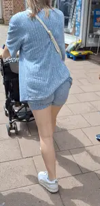 Sexy milf with pretty face and great ass
