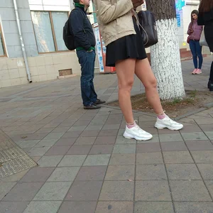Sexy Legs Street Creepshots - Girl in a Dress