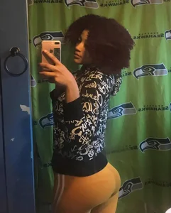 Cute girl with a nice ass mirror selfie