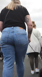 Thick blonde brick house has a massive ass