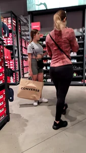 Teen in tight yoga shorts…VPL