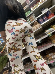 Asian wearing WHITE flare pants, jiggle was insane (W/Gifs)