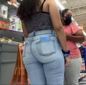 Gorgeous Latina ass