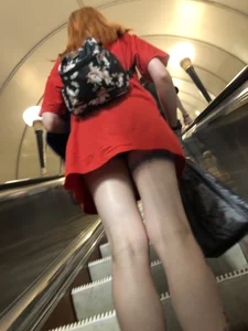 Hot legs subway candid pics