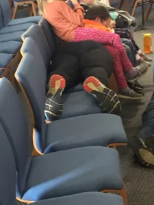 Thicc teen ass in auditorium