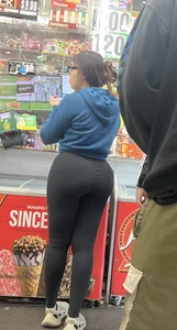 Big booty Latina in neighborhood store (oc)