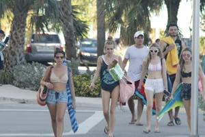 Deerfield Beach girls in bikinis