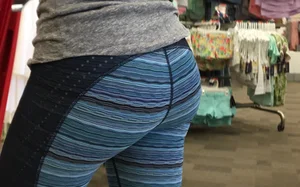 Target milf with a nice ass in tight patterned leggings