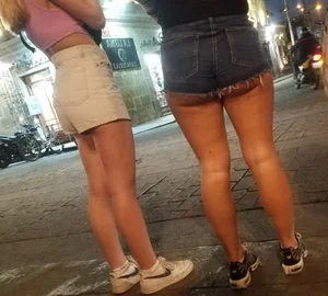 thick legs, peach in shorts