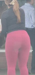 AMAZING LIL LATINA IN LEGGINGS POSING FOR ME