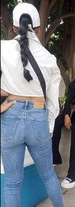 Petite Latina with standing buttocks in very tight pants💯
