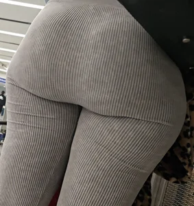 Ebony booty grey leggings Part 1 (GIF)(jiggle)(bending)
