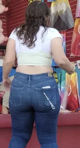 More hot pics of a great bubble ass in tight blue jeans