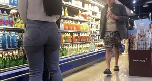 (First Post) Bubble butt Latina in tight jeans plus face shots