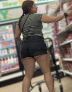 Hot Latina Milf Showing off Them Under Cheeks
