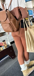 Hottie at the UPS store with a nice tight ass in brown leggings
