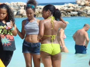 Bikini girls