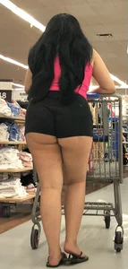 [OC] Latina ASS COMPLETELY OUT at Walmart