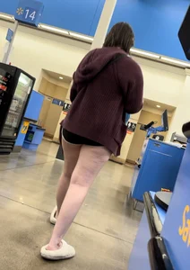 Pawg with Thick Legs
