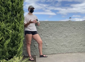 Thick college slut in shorts