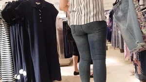 Thick girl shopping in tight jeans with a decent ass
