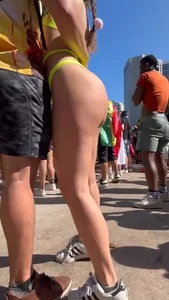 RAVE AMAZING ASS (NOT OC)