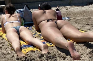 She hulk and smaller bikini sunbather, she hulk is nice