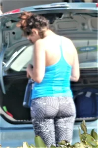 Candid girls in leggings and tights