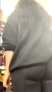 Brunette wearing super skintight leggings  (OC)