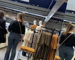 (OC) Brunette, wide hips, full ass, small waist and flare🧪