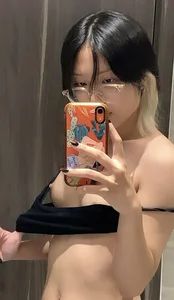 Hot amateur tits selfies collection