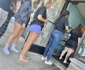 Waiting for bagels  (oc)