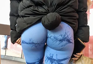Two in one blue scrunched leggings ass caught second time OC