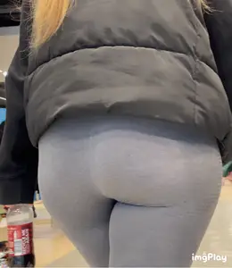 Big ass in grey Gymshark leggings