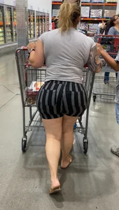 Petite baddie&2 Tatted Latina Milfs