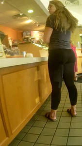 Chubby Girl With Big Ass in Yoga Pants - Cafe Creepshots Gallery