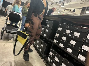 Fit Latina shopping (oc)