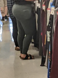 Thick Eastern European PAWG Shopping (OC)
