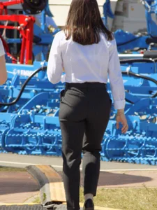 Big sexy ass in tight pants street creepshot