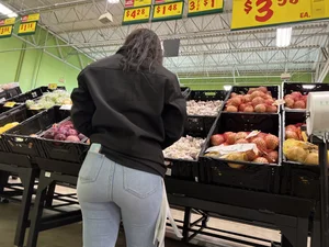 Tight booty!