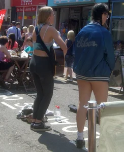 Guitar playing blonde babe with a nice ass and vtl in tight leggings