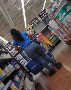Wtf shes so thick!