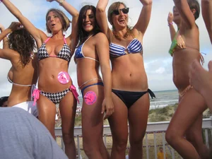 IOP Bikini Contest Drivin N' Cryin Show May 2009