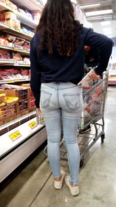 Latina babe grocery shopping in tight jeans with a nice ass