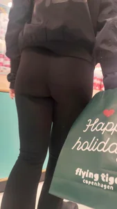 Emo girl’s perfectly round bubble butt in flare leggings