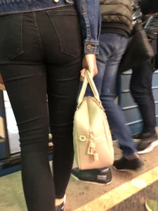 Hot Ass in Tight Jeans Subway Candid Closeup