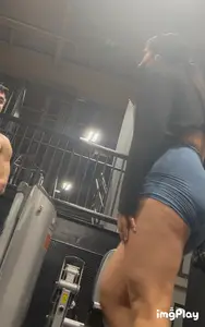 (oc) PERFECT JIGGLY LATINA ASS IN NVGTN SHORTS