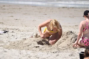Extra thick beach girls in bikinis with big boobs